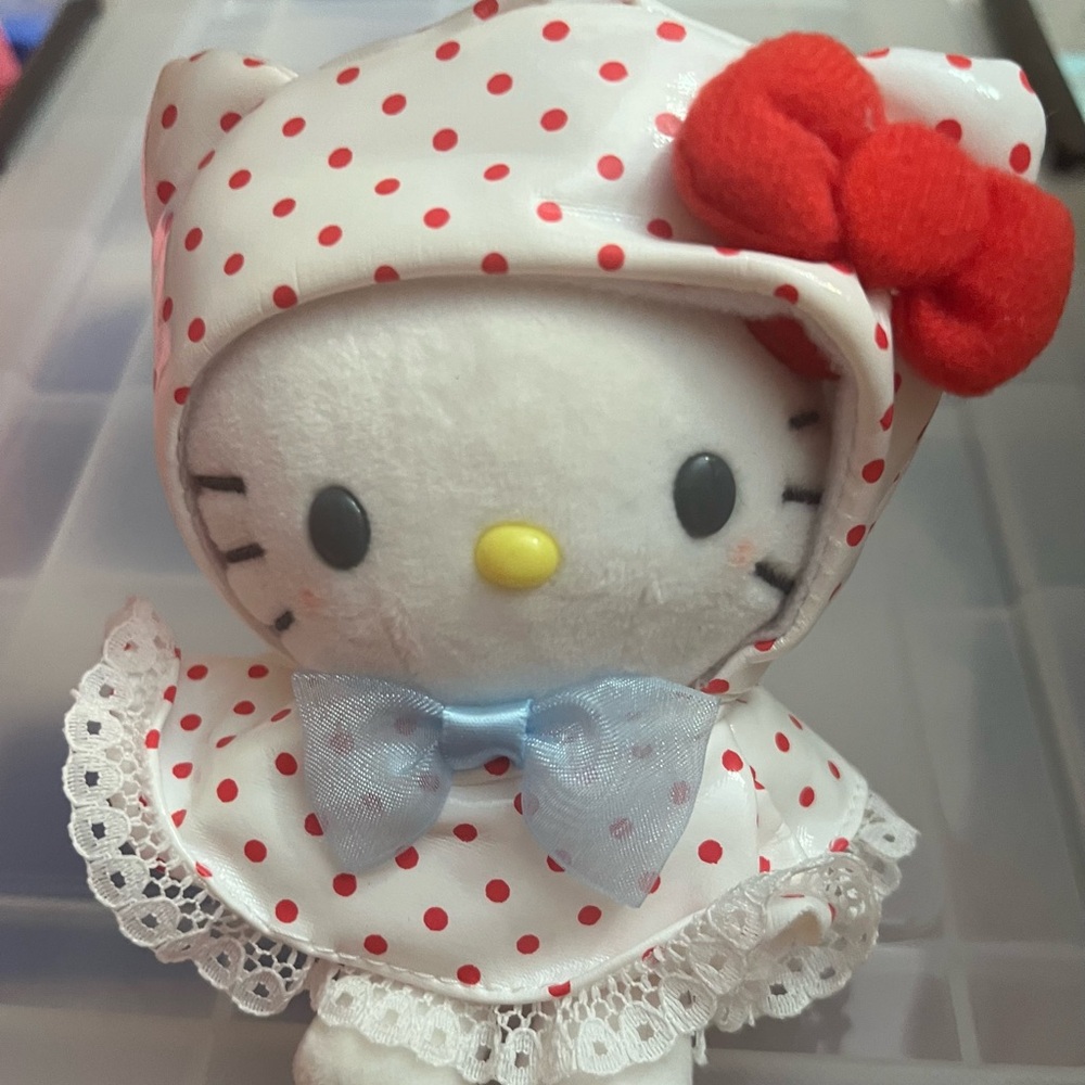 Hello Kitty Mascot